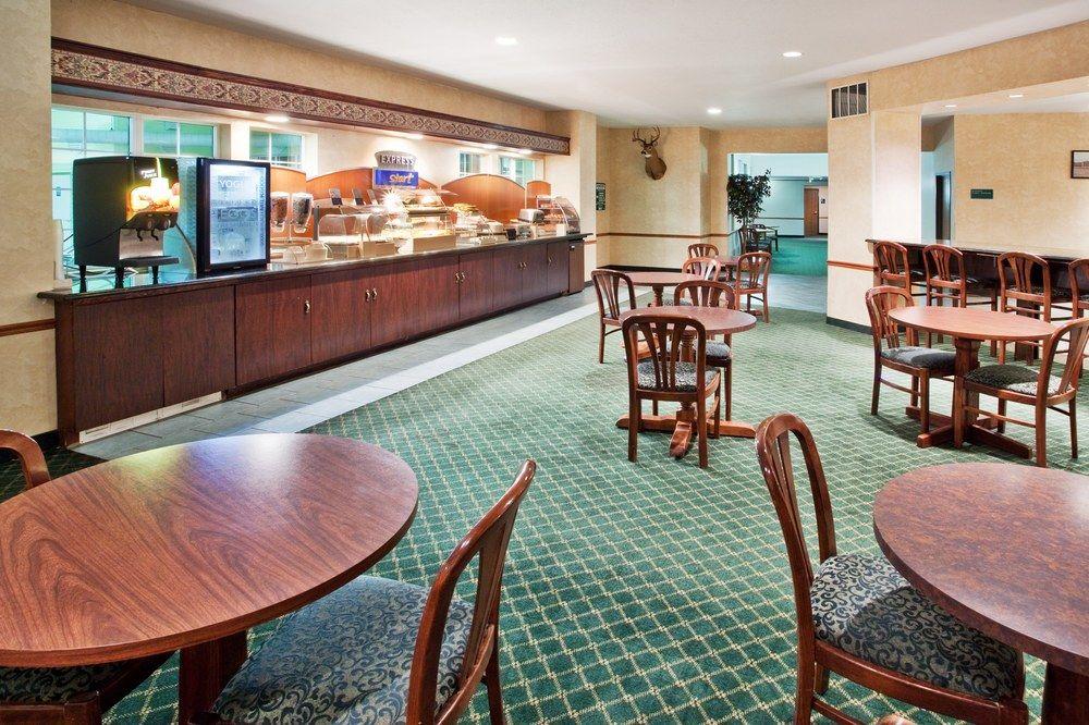 Holiday Inn Express St Ignace-Lake Central By Ihg Saint Ignace Dış mekan fotoğraf