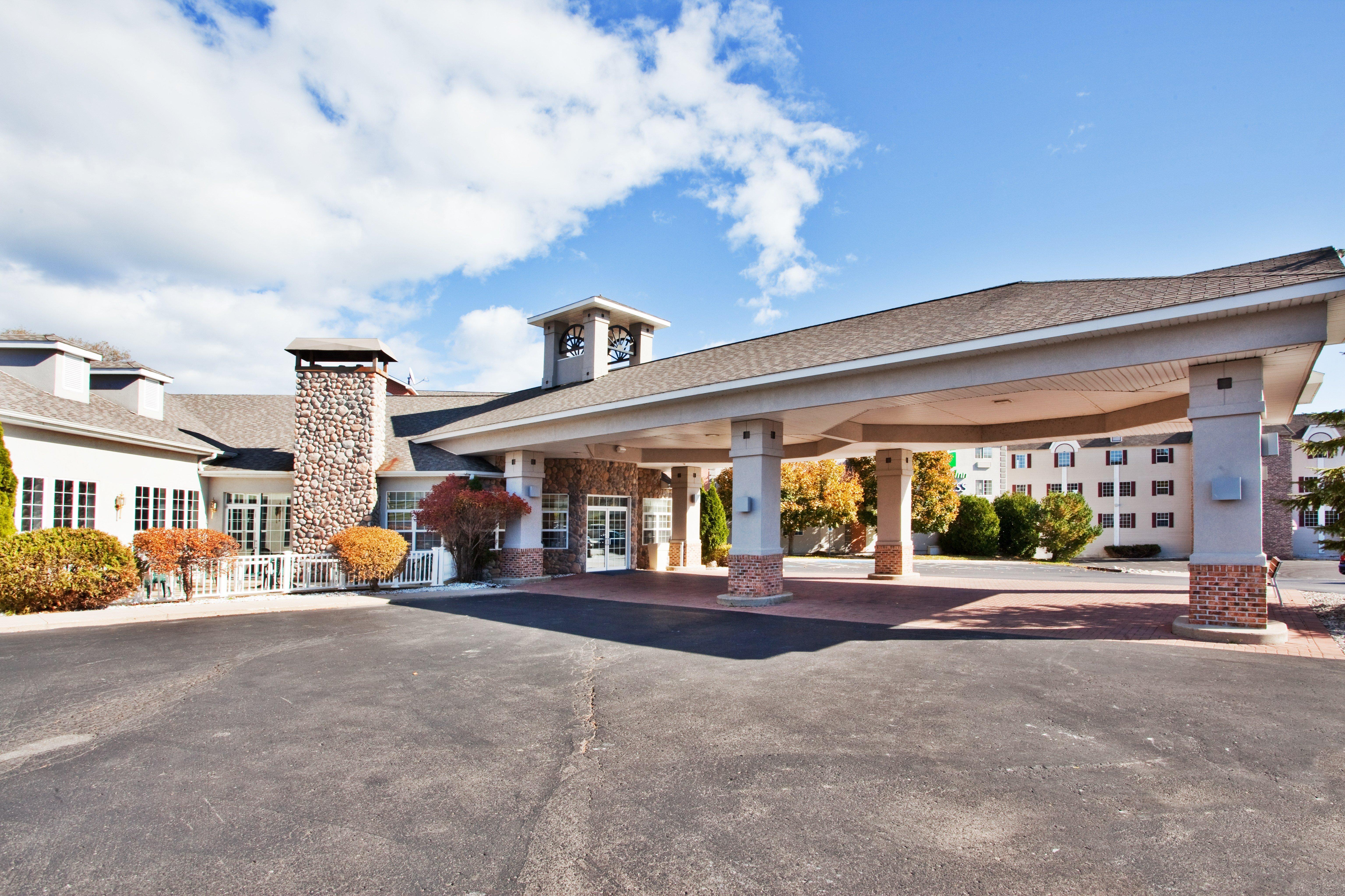 Holiday Inn Express St Ignace-Lake Central By Ihg Saint Ignace Dış mekan fotoğraf