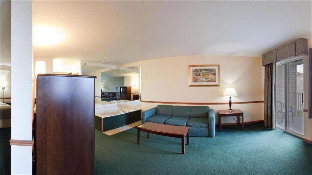 Holiday Inn Express St Ignace-Lake Central By Ihg Saint Ignace Dış mekan fotoğraf
