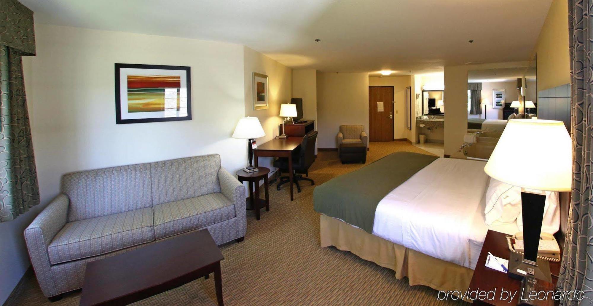 Holiday Inn Express St Ignace-Lake Central By Ihg Saint Ignace Dış mekan fotoğraf